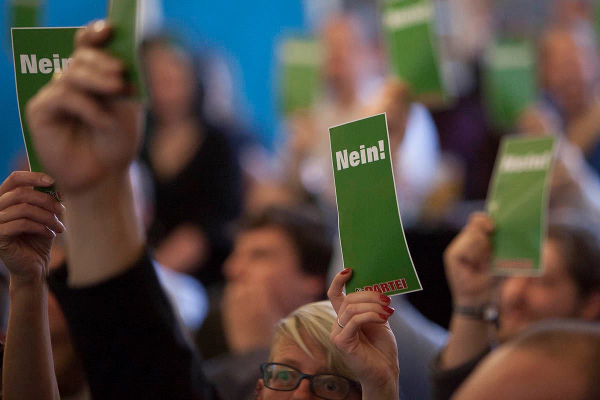 dagegen Abstimmung (nein)